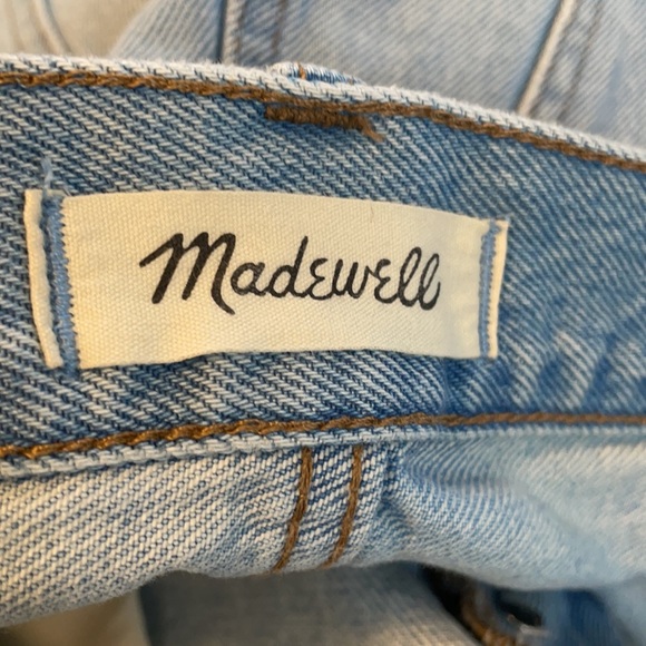 Madewell Relaxed Denim Shorts in Cedarcroft Wash - Picture 7 of 14